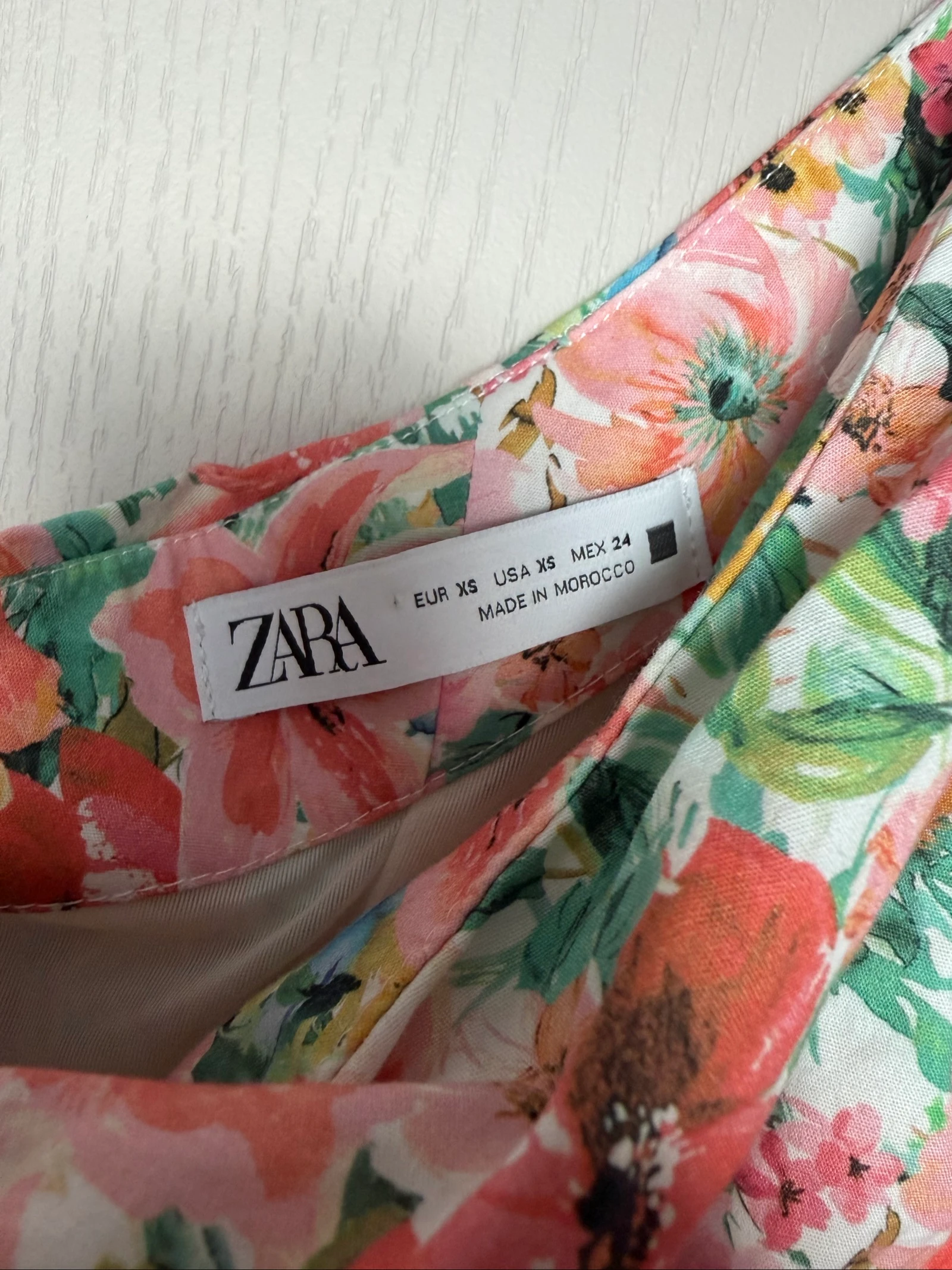 Vestido floral Zara - hombro descubierto - usado una vez – photo 3